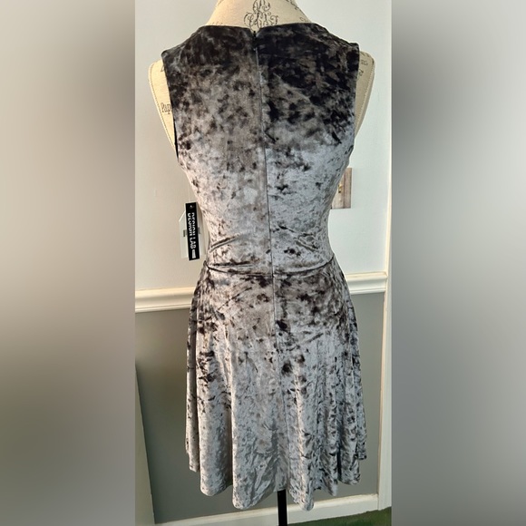 Design Lab Lord and Taylor crushed velvet dress - Picture 2 of 8